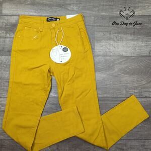 Blue Age Juniors Skinny Jeans Size 3